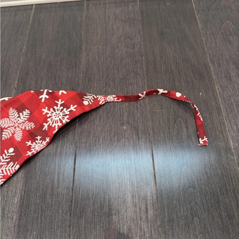 NWOT Festive Red & White Snowflake Holiday Christmas Winter Pet Dog Bandana